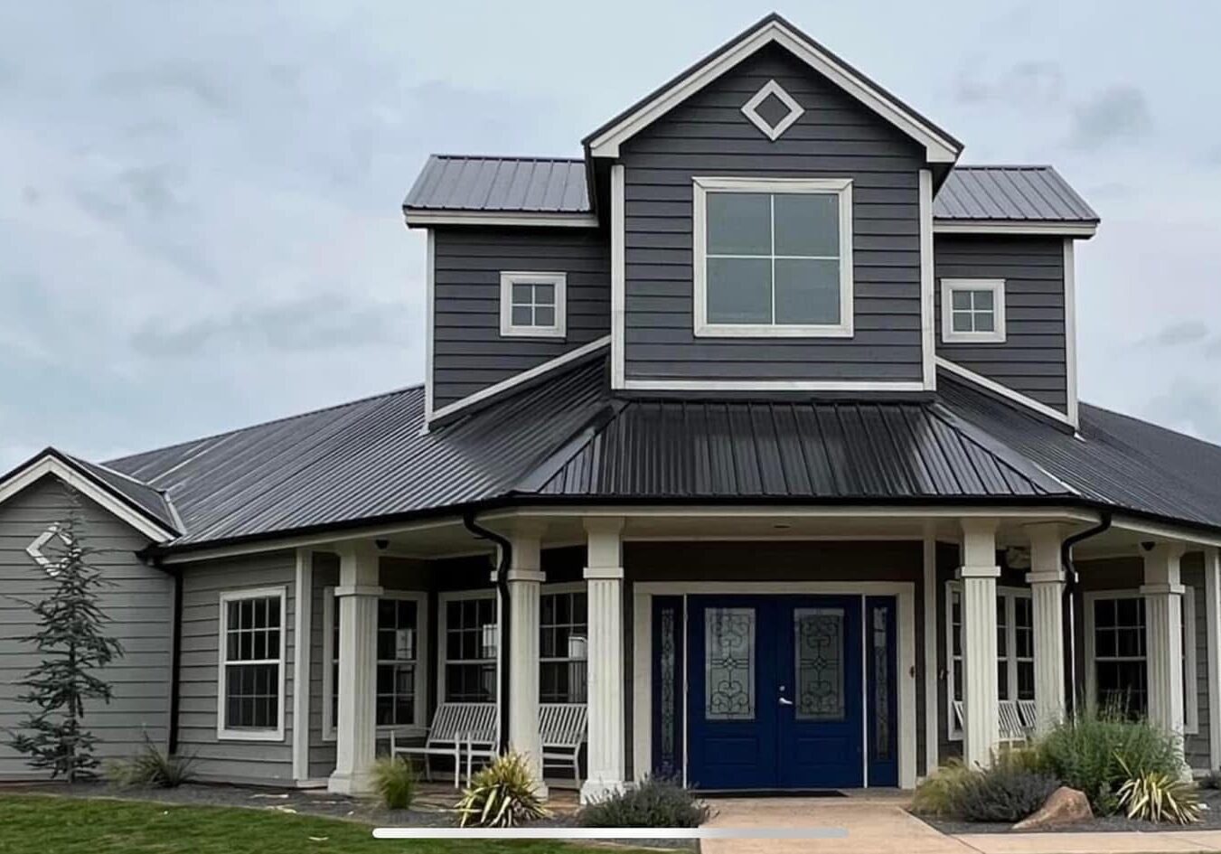 MAIN APT ENTRY BUILDING